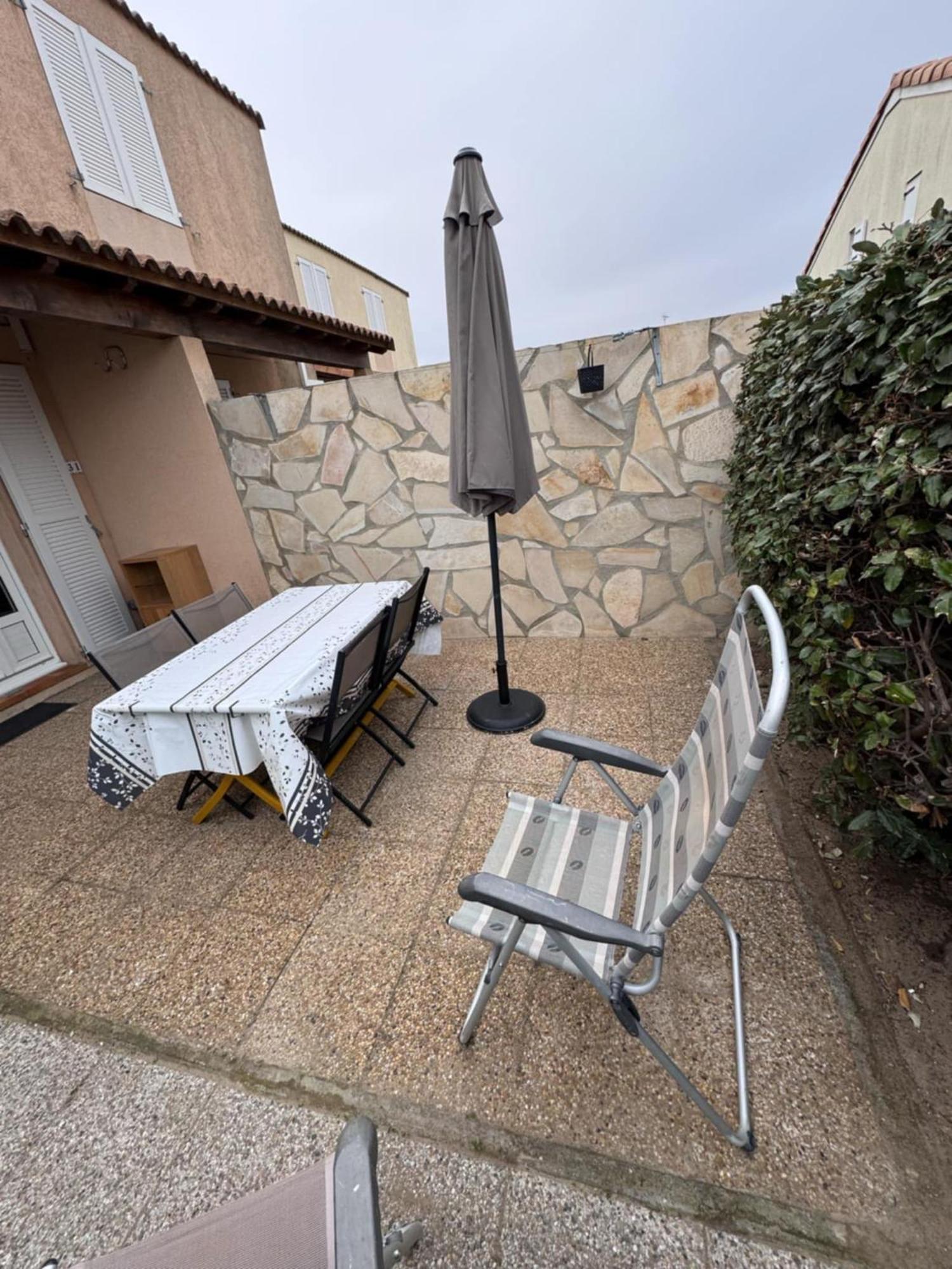 Les Marines D'Helios Vila Le Castellas Exterior foto